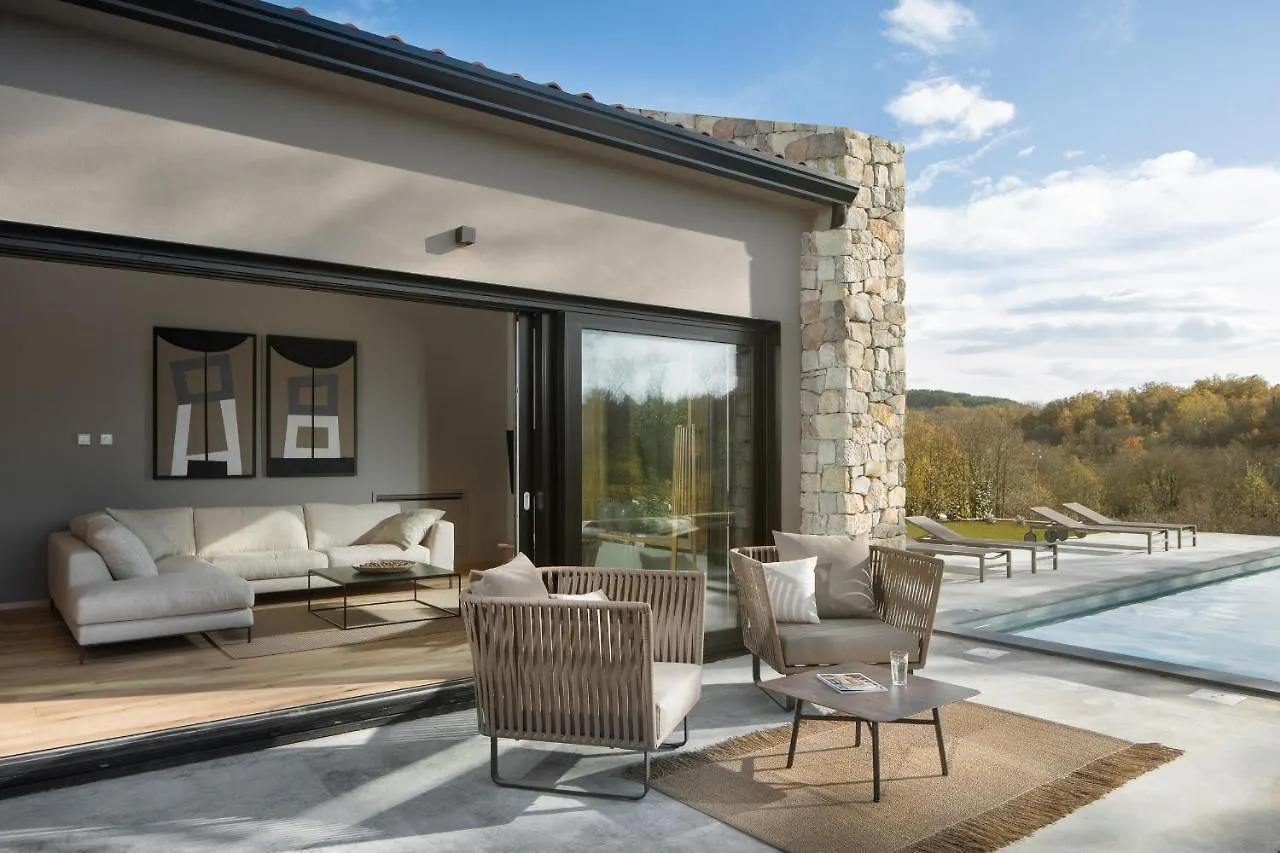 Villa Ulmus Near Motovun For 6 People With Heated Pool & Jacuzzi Karojba