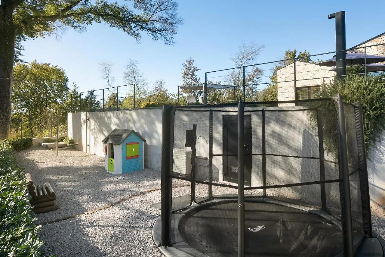 Villa Ulmus Near Motovun For 6 People With Heated Pool & Jacuzzi Karojba